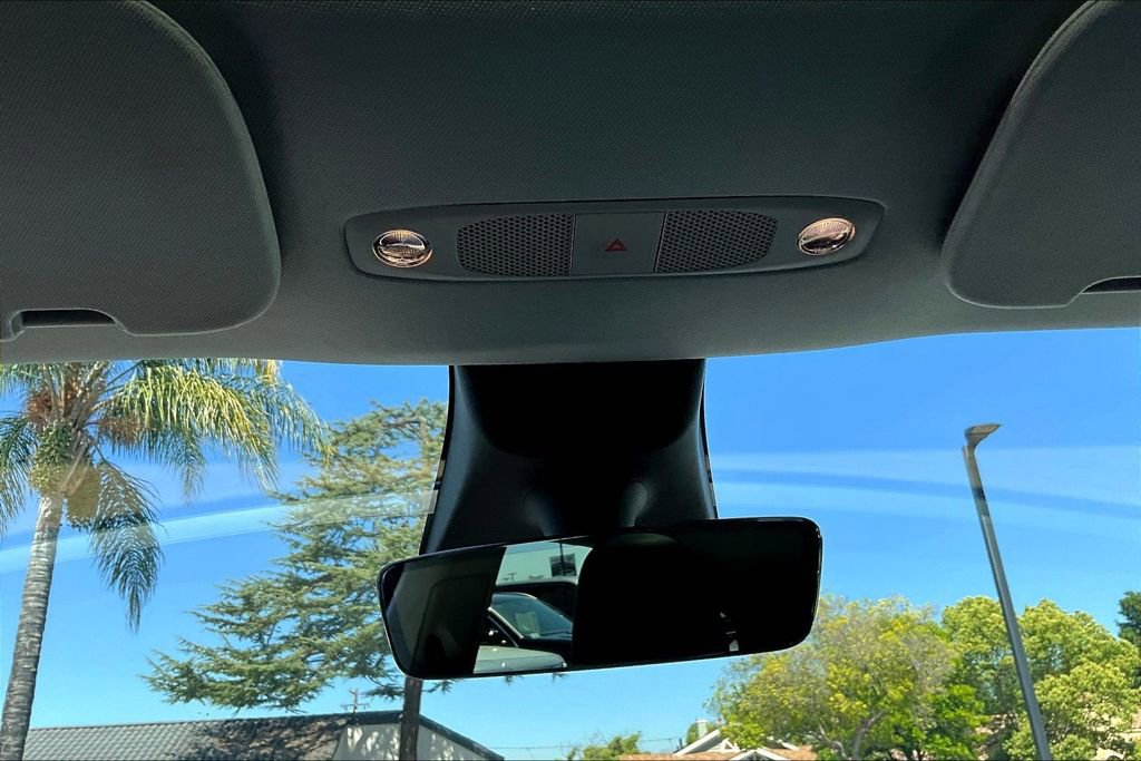 Used 2022 Tesla Model Y Long Range image 15