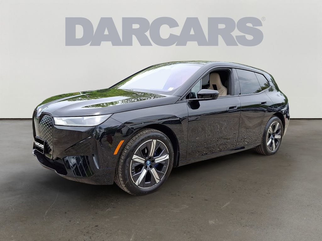Used 2024 BMW iX xDrive50 w/ Sport Package AWD/4WD image 3