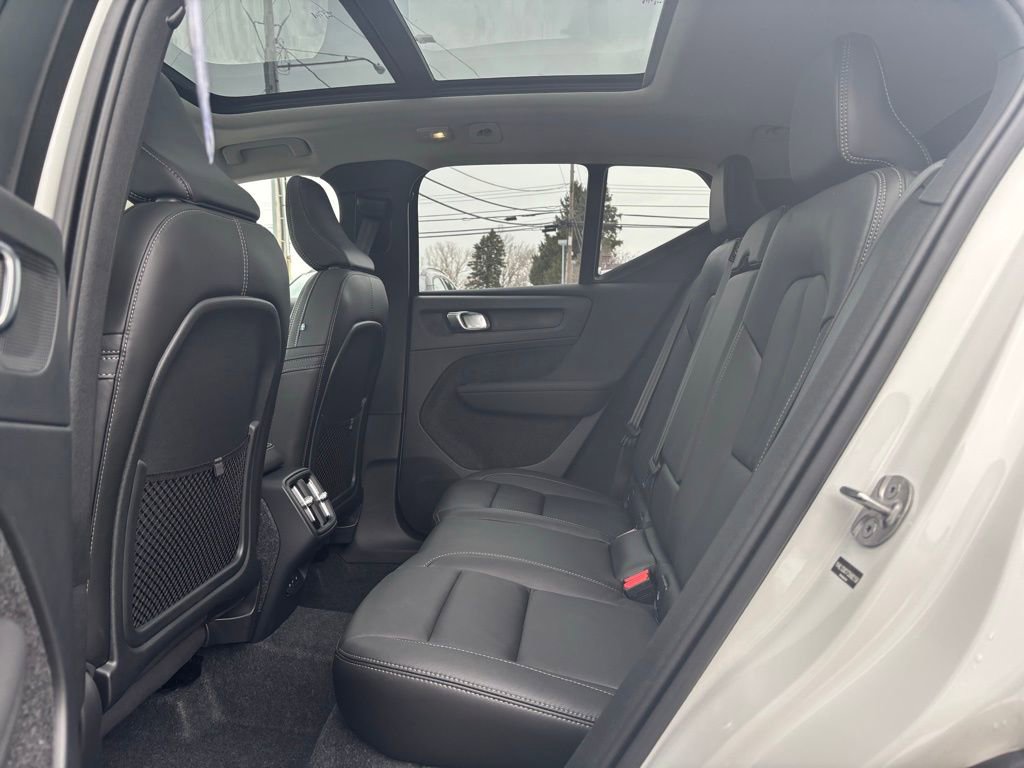 Certified 2026 Volvo XC40 B5 Plus w/ Protection Package Premier image 20