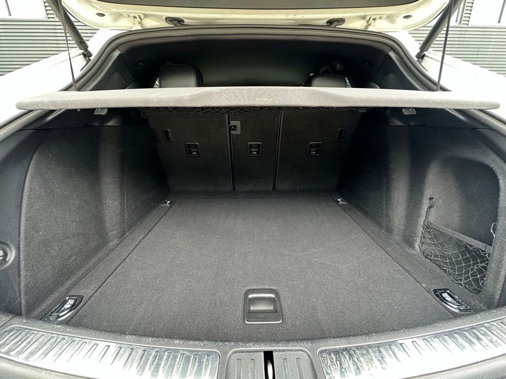 Certified 2017 Porsche Macan AWD/4WD image 37