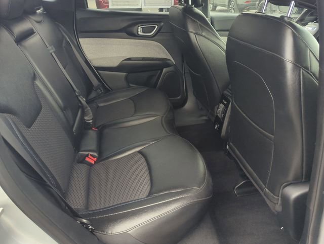 Used 2024 Jeep Compass Latitude AWD/4WD image 24