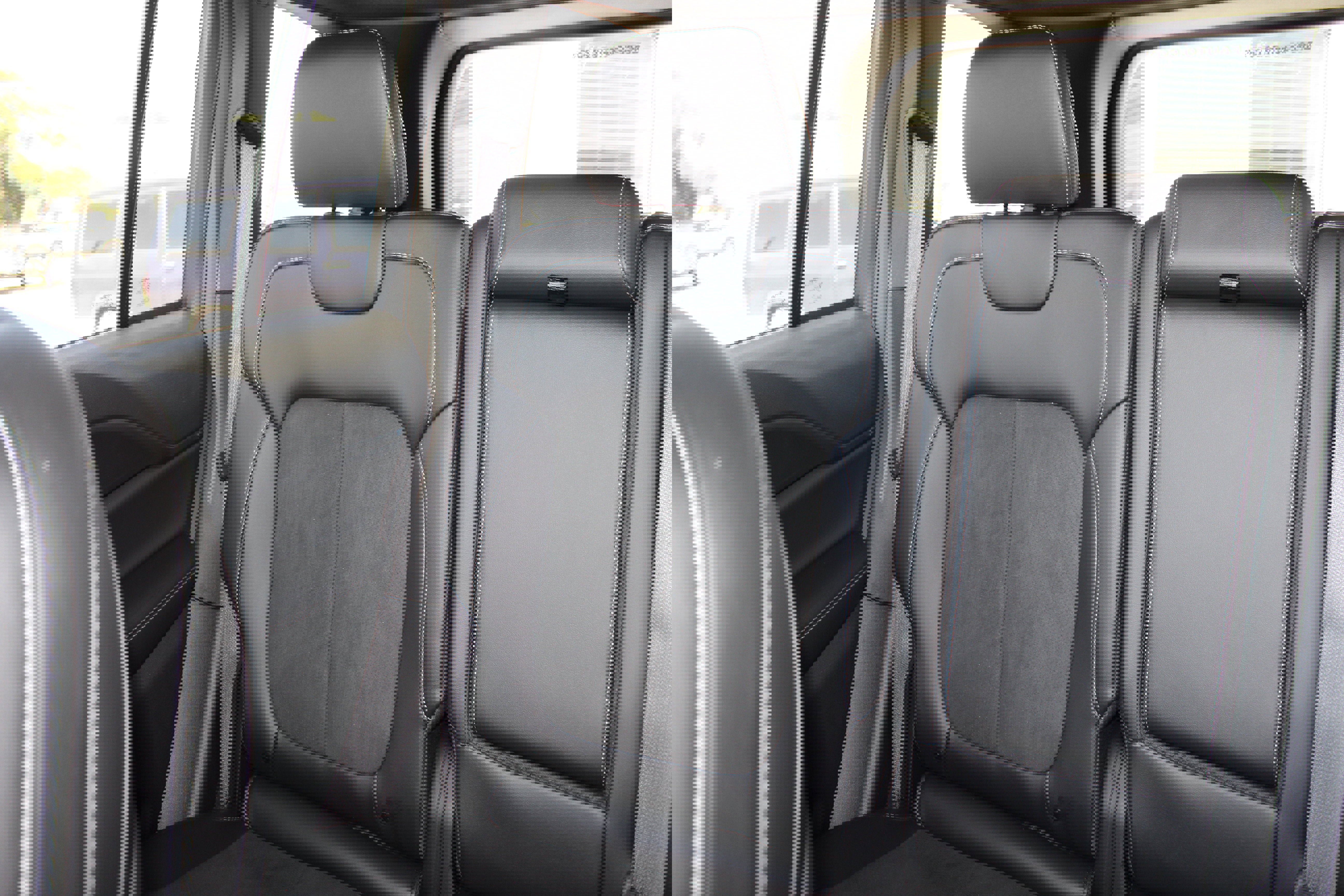 New 2025 Jeep Grand Cherokee Altitude image 7