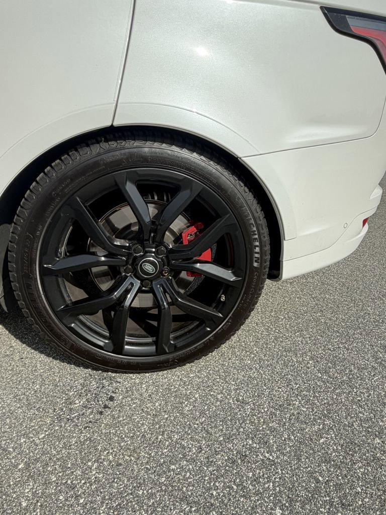 Used 2021 Land Rover Range Rover Sport SVR image 13