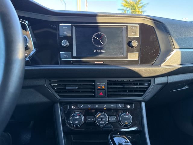 Used 2024 Volkswagen Jetta SE image 25