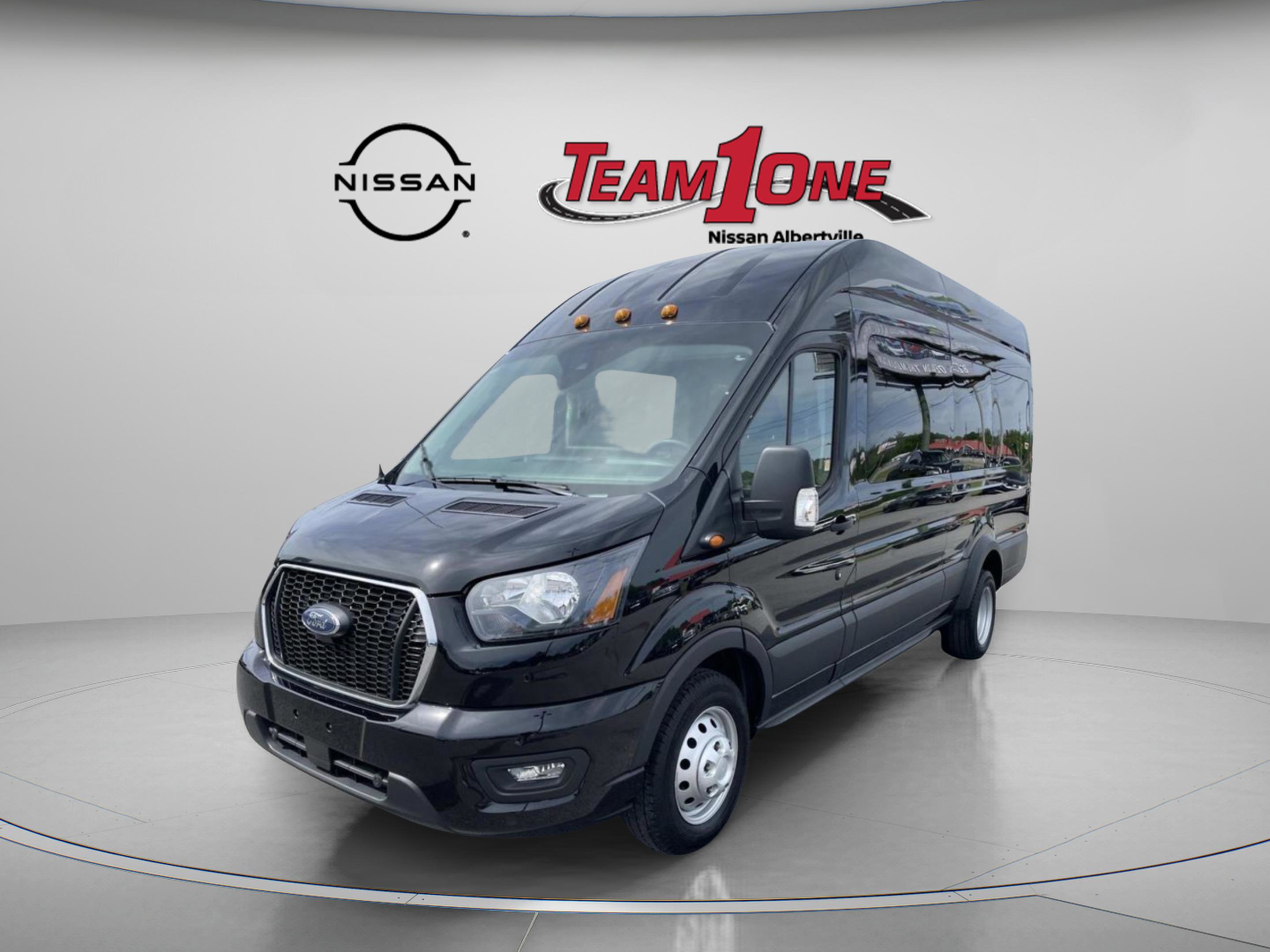 Used 2025 Ford Transit 350 XLT RWD image 4