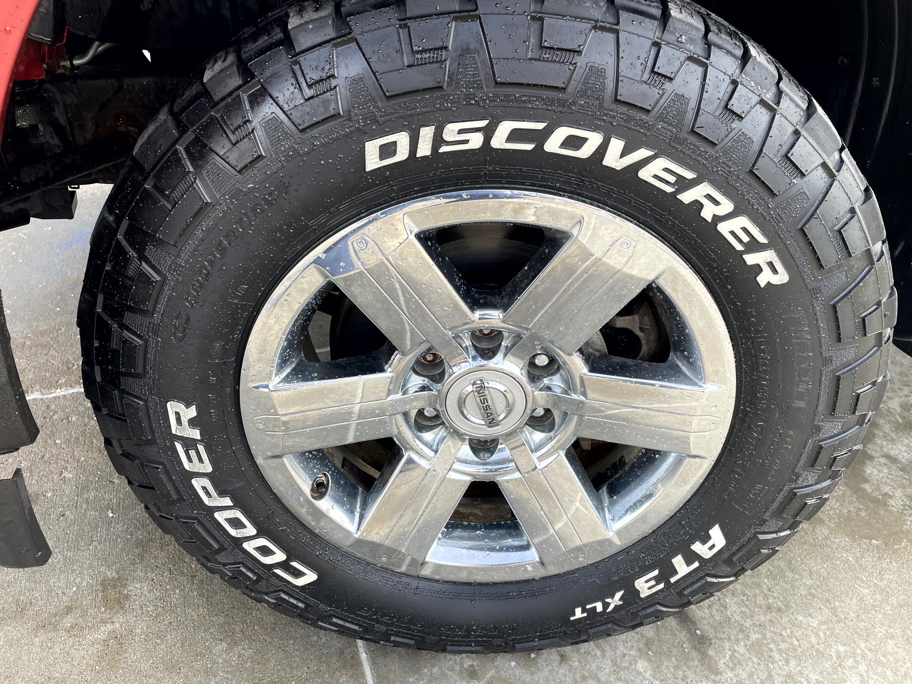 Used 2015 Nissan Titan SV w/ SV Value Truck Package image 6