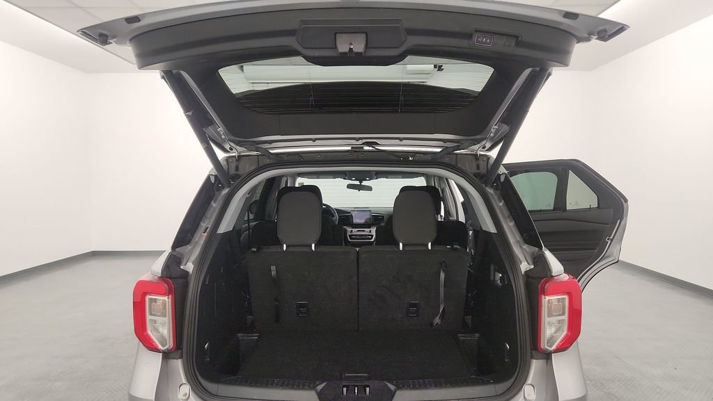Used 2023 Ford Explorer XLT AWD/4WD image 24