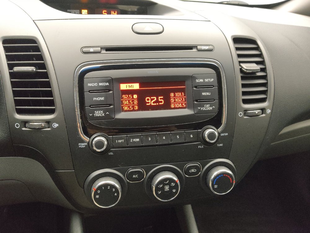 Used 2017 Kia Forte LX image 25