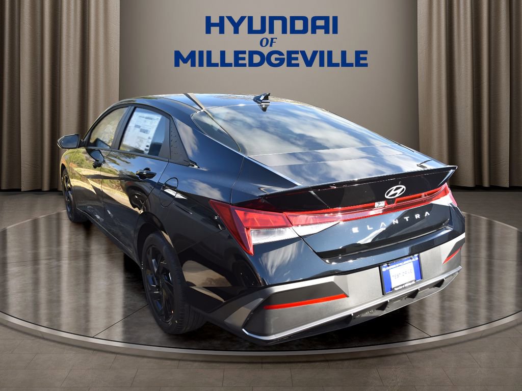 Used 2026 Hyundai Elantra Sport image 3