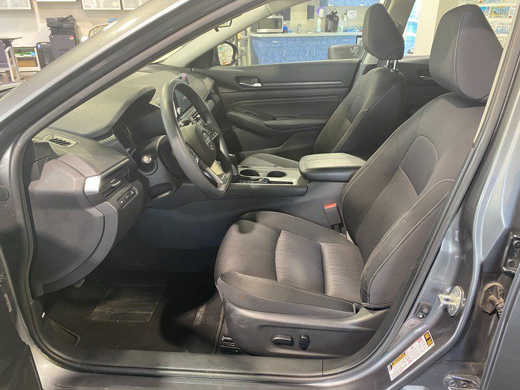 Used 2020 Nissan Altima 2.5 S FWD image 12