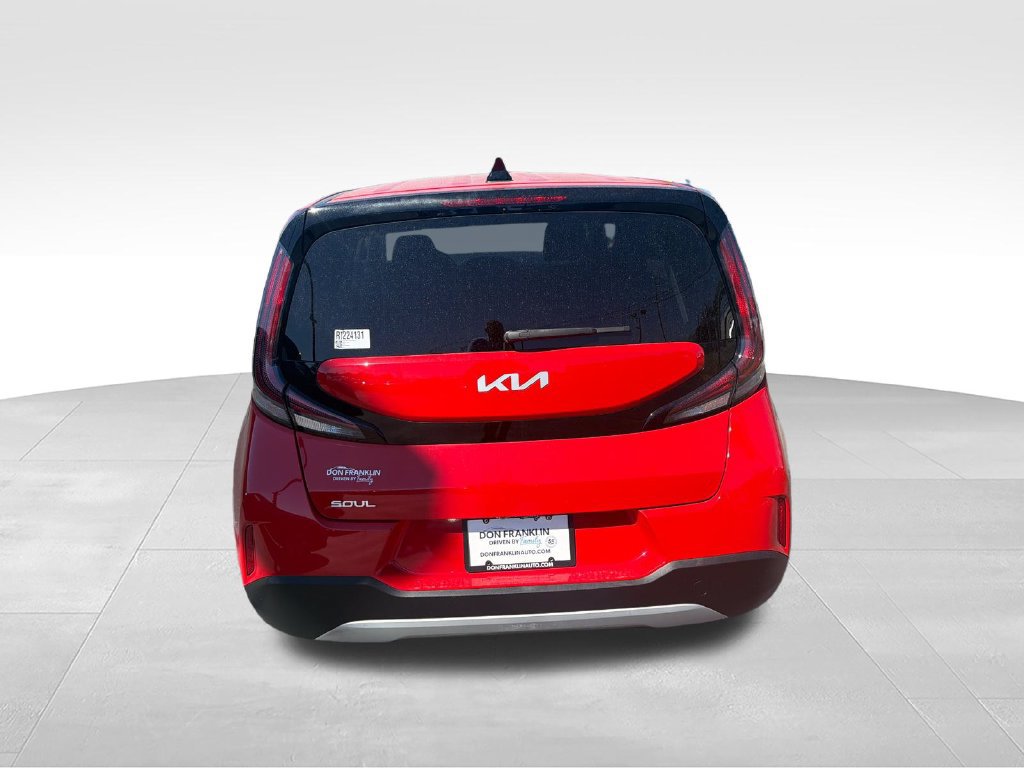 Used 2024 Kia Soul LX w/ Option Group 015 FWD image 4