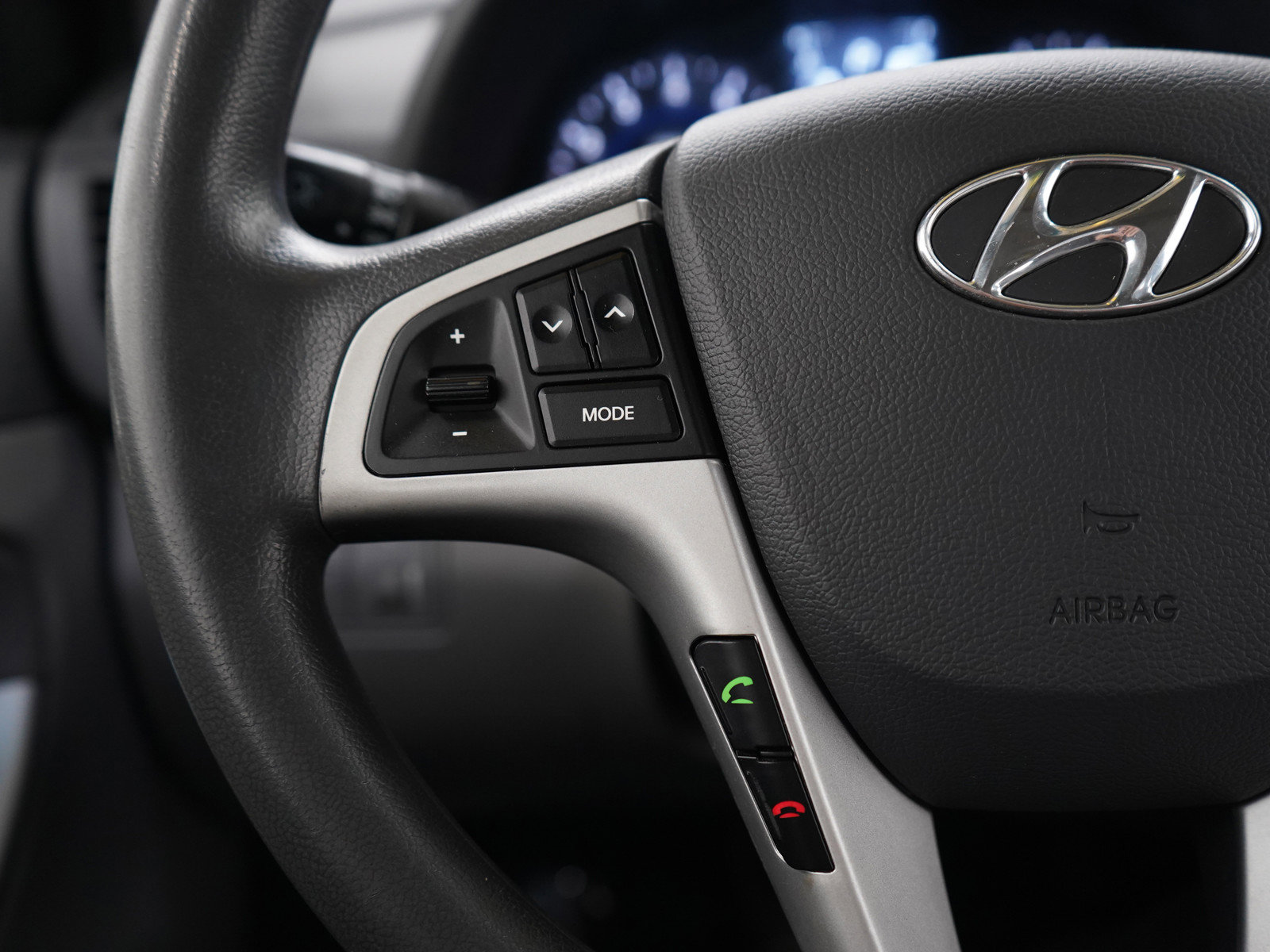 Used 2013 Hyundai Accent GLS w/ Premium Pkg FWD image 23