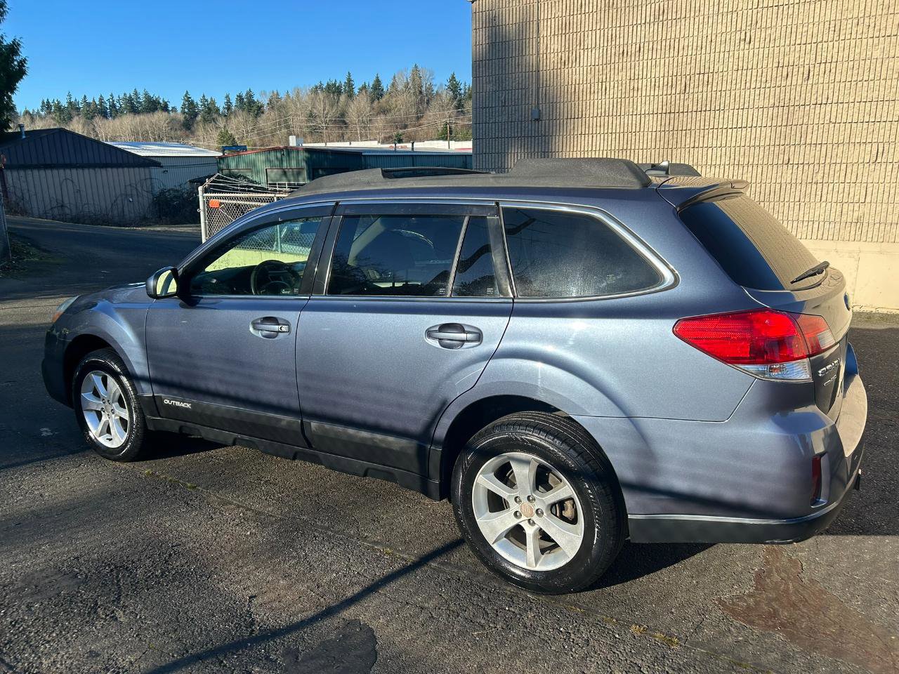 Used 2014 Subaru Outback 2.5i Premium AWD/4WD image 7