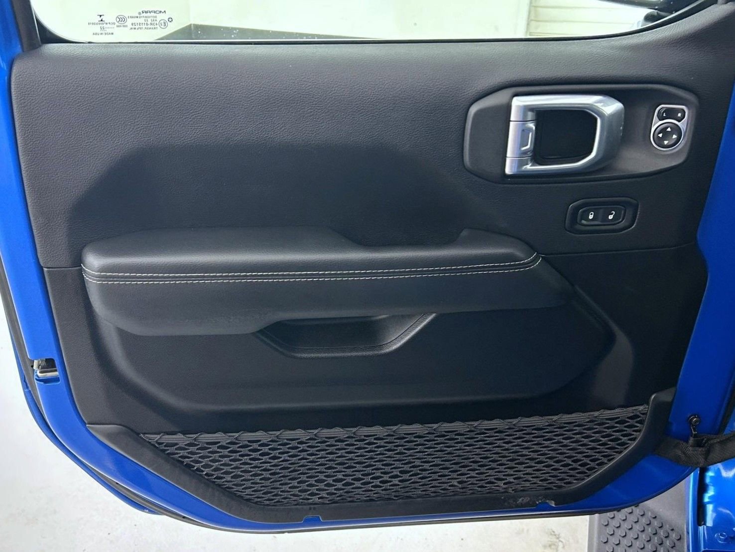 Certified 2022 Jeep Wrangler Unlimited Sahara w/ Cold Weather Group image 9