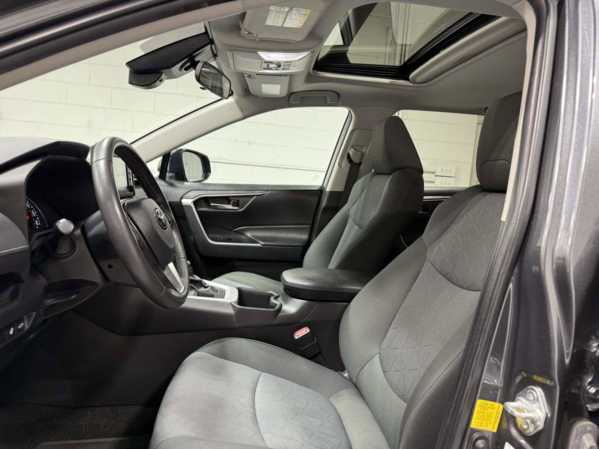 Used 2022 Toyota RAV4 XLE w/ Convenience Package AWD/4WD image 16