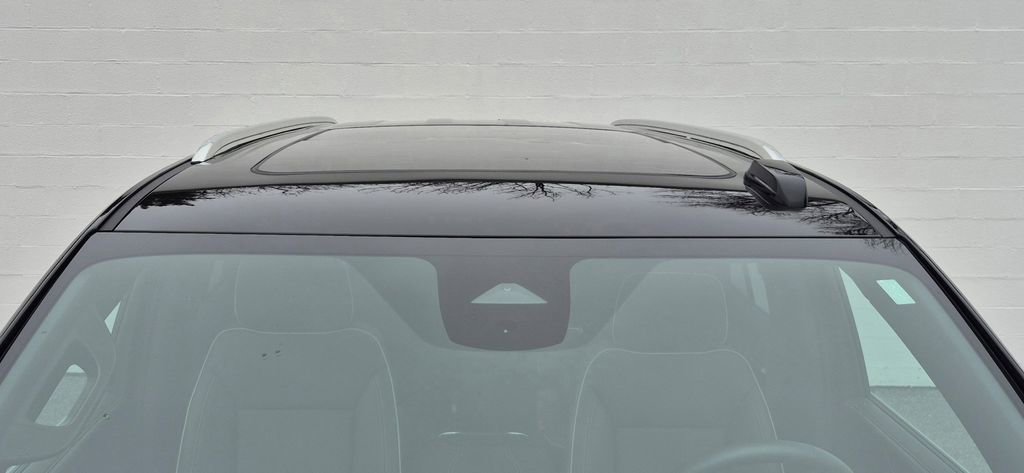 Used 2026 GMC Yukon Elevation w/ Elevation Premium Package image 16