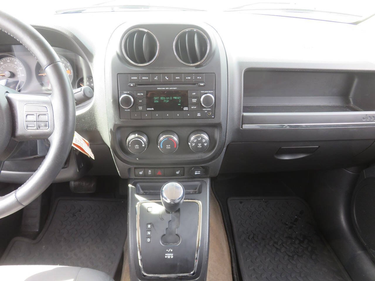 Used 2014 Jeep Patriot Latitude AWD/4WD image 16