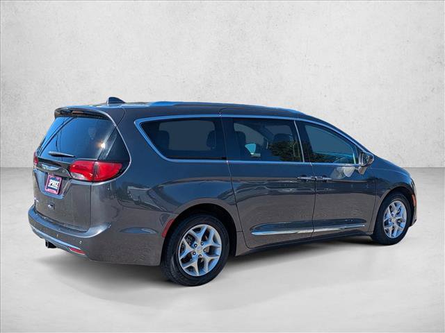 Used 2019 Chrysler Pacifica Touring-L Plus FWD image 5