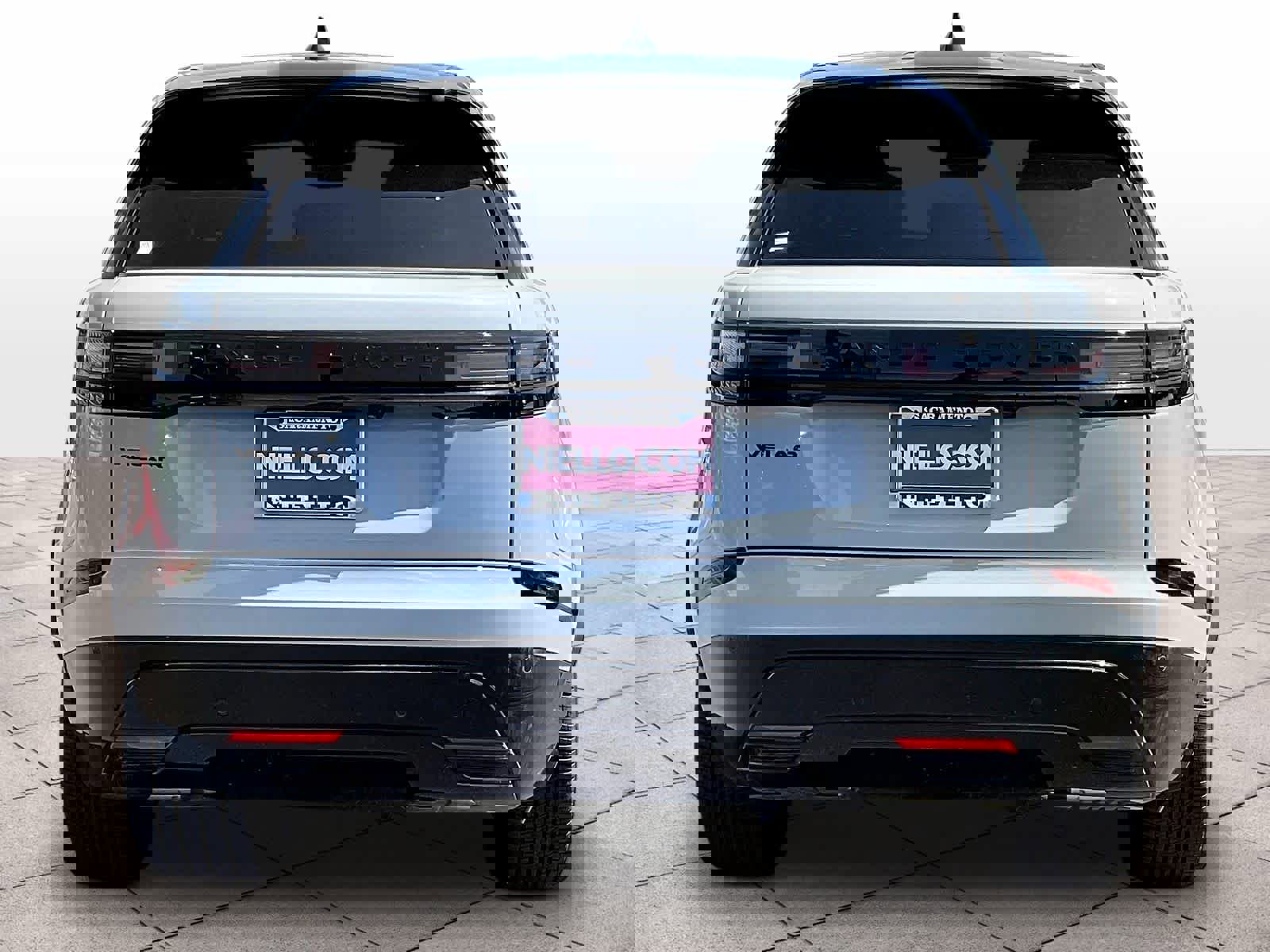 New 2025 Land Rover Range Rover Velar Dynamic SE image 6