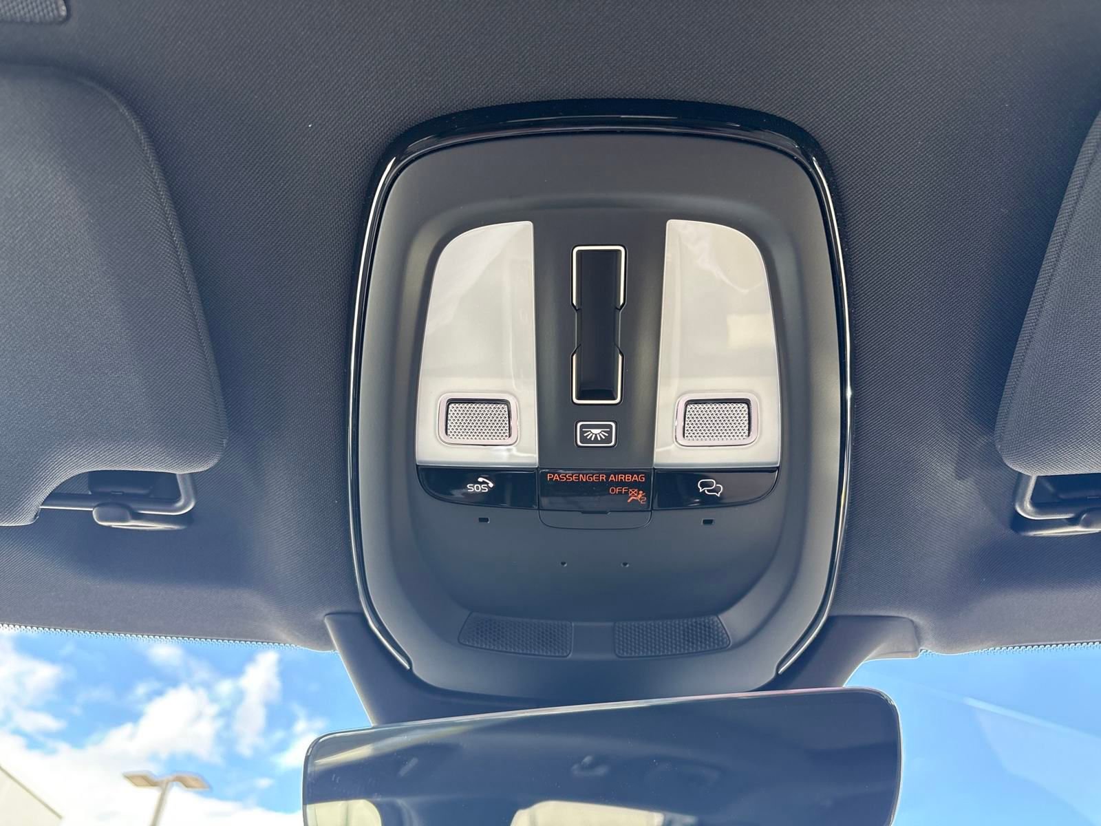 New 2026 Volvo XC90 B6 Plus w/ Protection Package Premier image 18