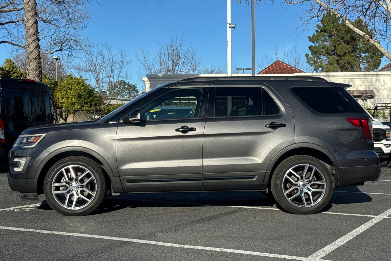 Used 2017 Ford Explorer Sport image 7