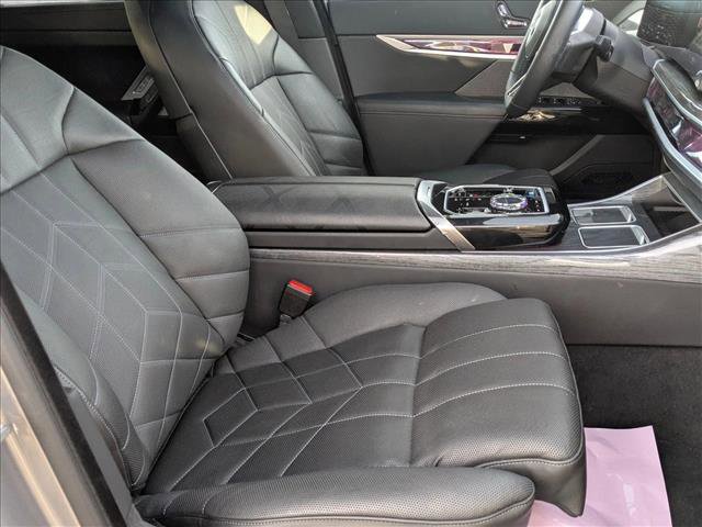 Certified 2023 BMW i7 xDrive60 image 21
