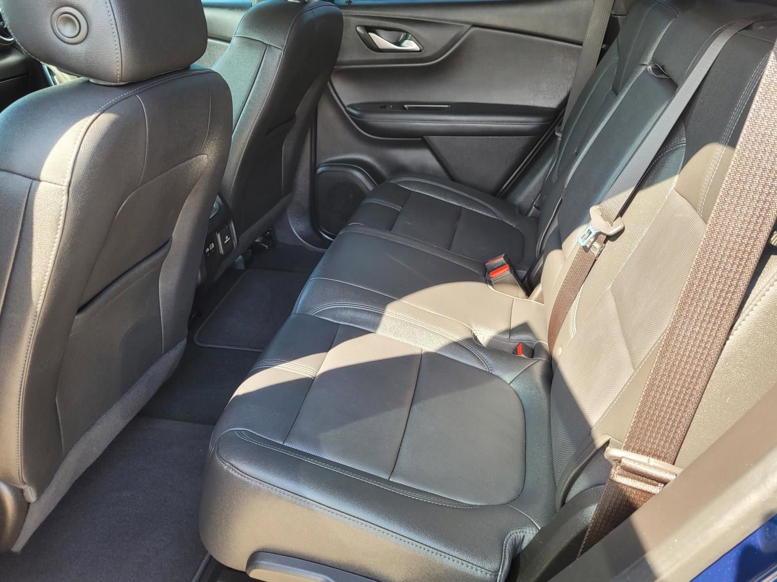 Used 2022 Chevrolet Blazer LT w/ Sound & Technology Package FWD image 18