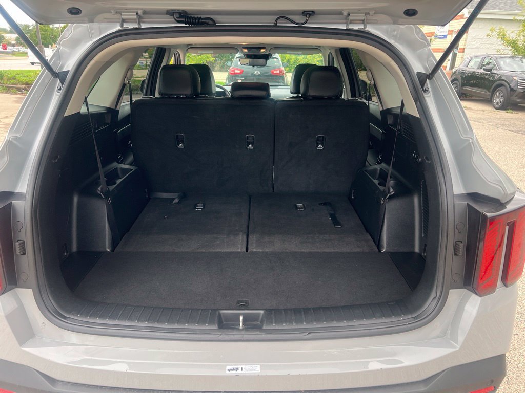 Certified 2024 Kia Sorento S FWD image 11