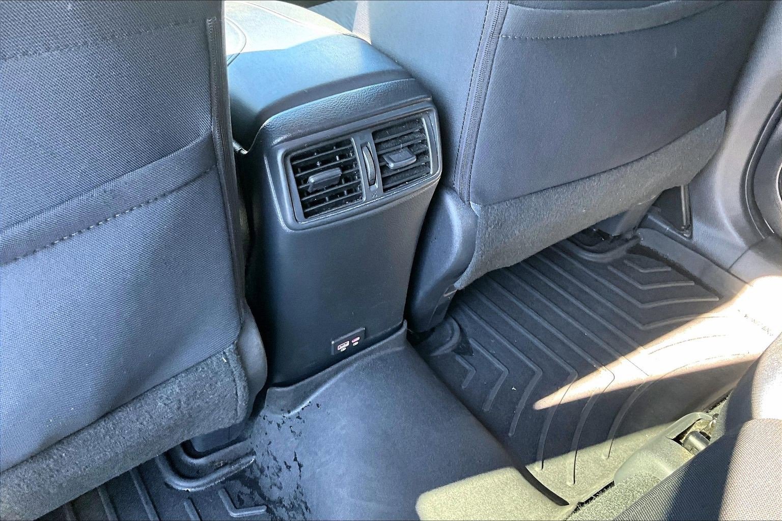 Used 2020 Nissan Rogue S w/ Special Edition Package image 10