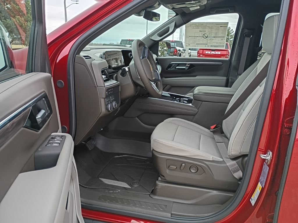 New 2026 Chevrolet Suburban LS image 9