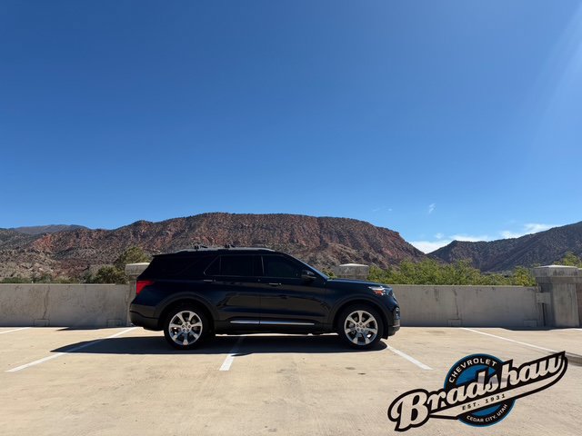 Used 2020 Ford Explorer Platinum w/ Premium Technology Package AWD/4WD image 3