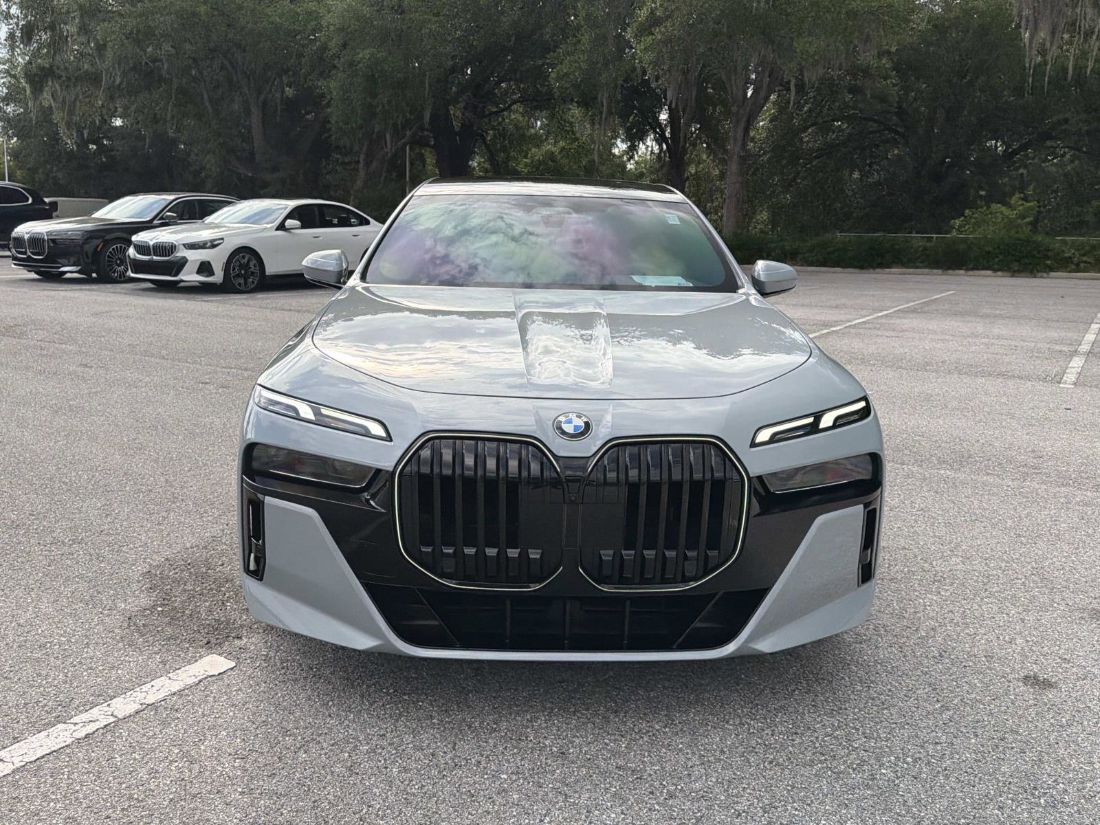 Certified 2025 BMW 760i xDrive AWD/4WD image 9