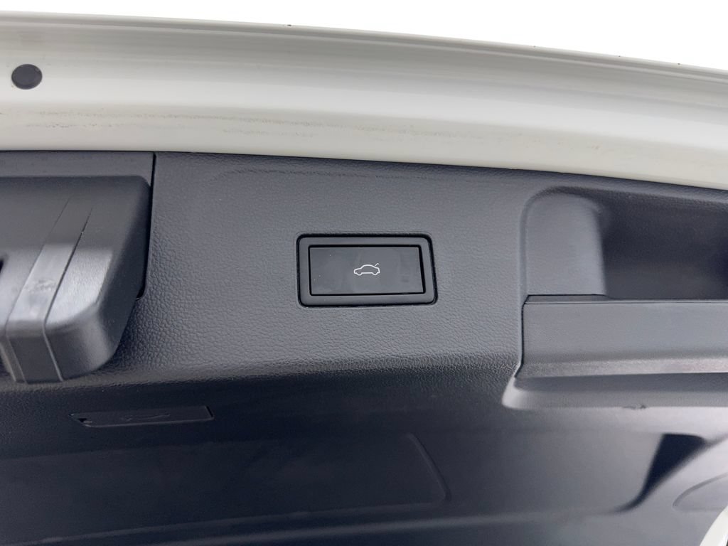 Used 2025 Volkswagen Atlas SE FWD image 89