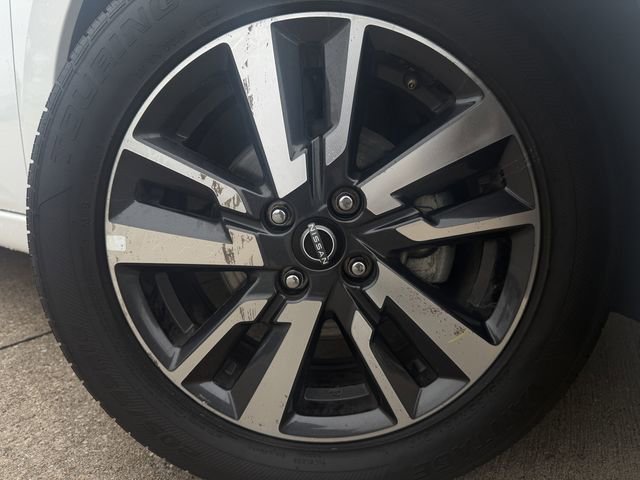 Used 2025 Nissan Versa SV FWD image 18