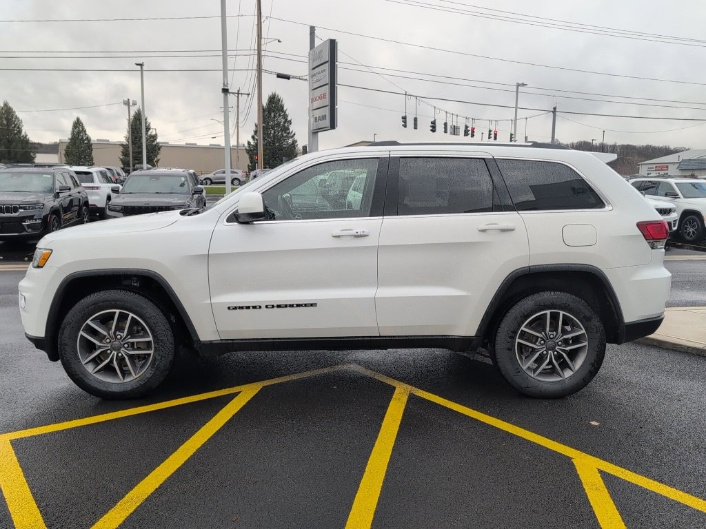 Used 2020 Jeep Grand Cherokee Laredo w/ 18" Wheel & 8.4" Radio Group image 5