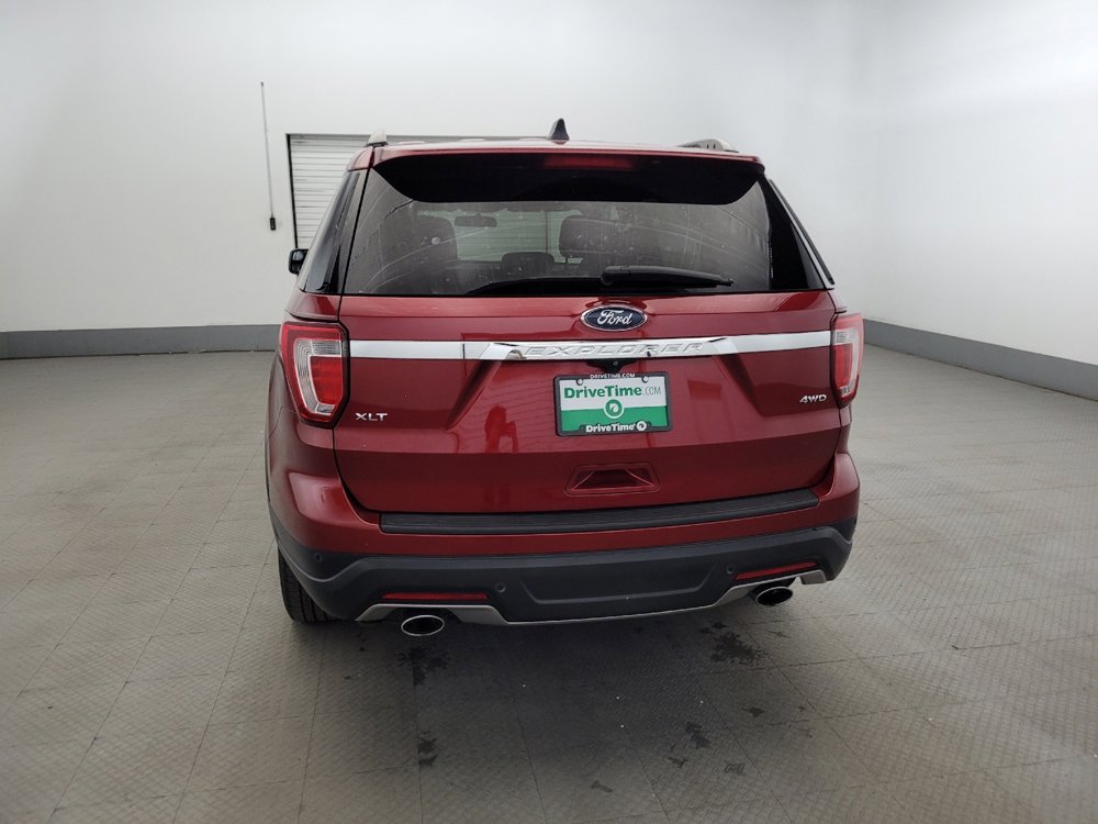 Used 2018 Ford Explorer XLT image 6