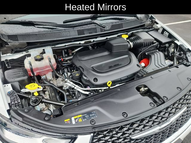 Used 2025 Chrysler Pacifica Select FWD image 15