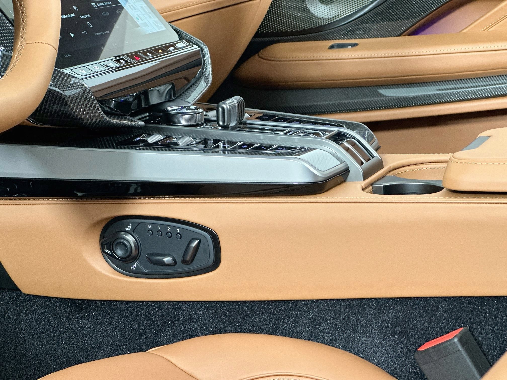 New 2026 Aston Martin Vanquish Convertible RWD image 18