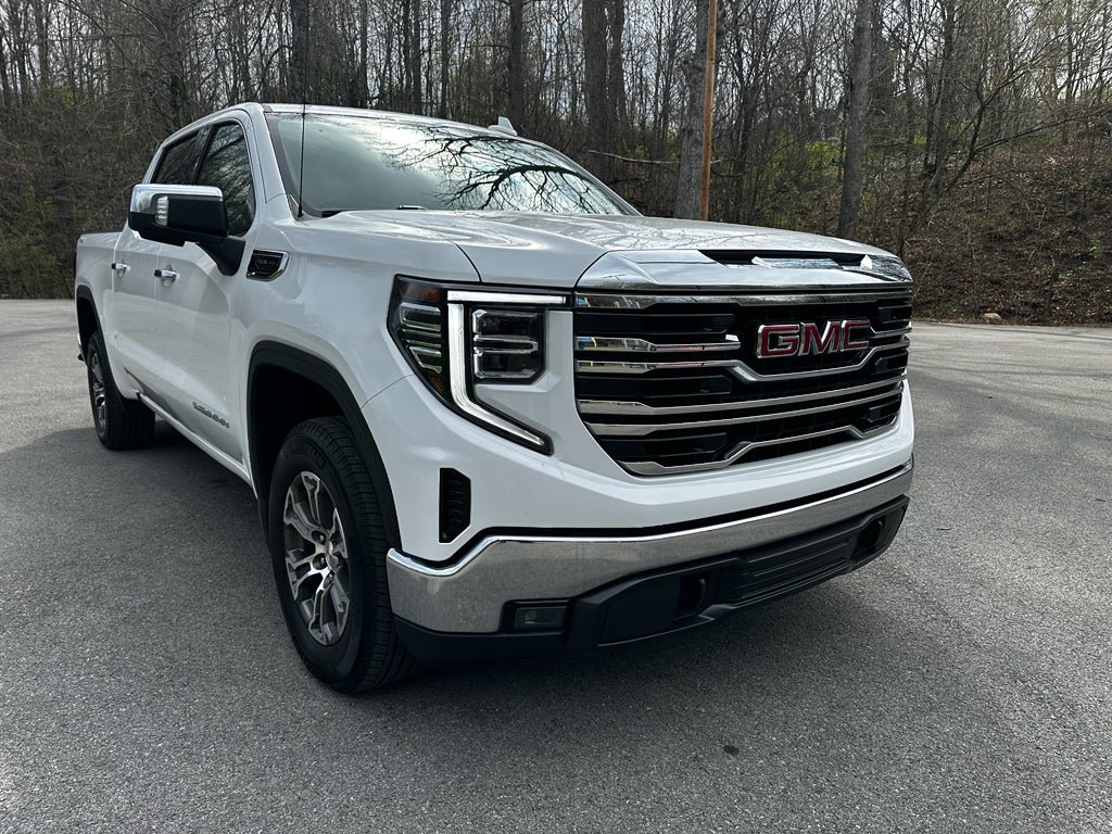 Used 2025 GMC Sierra 1500 SLT AWD/4WD image 1