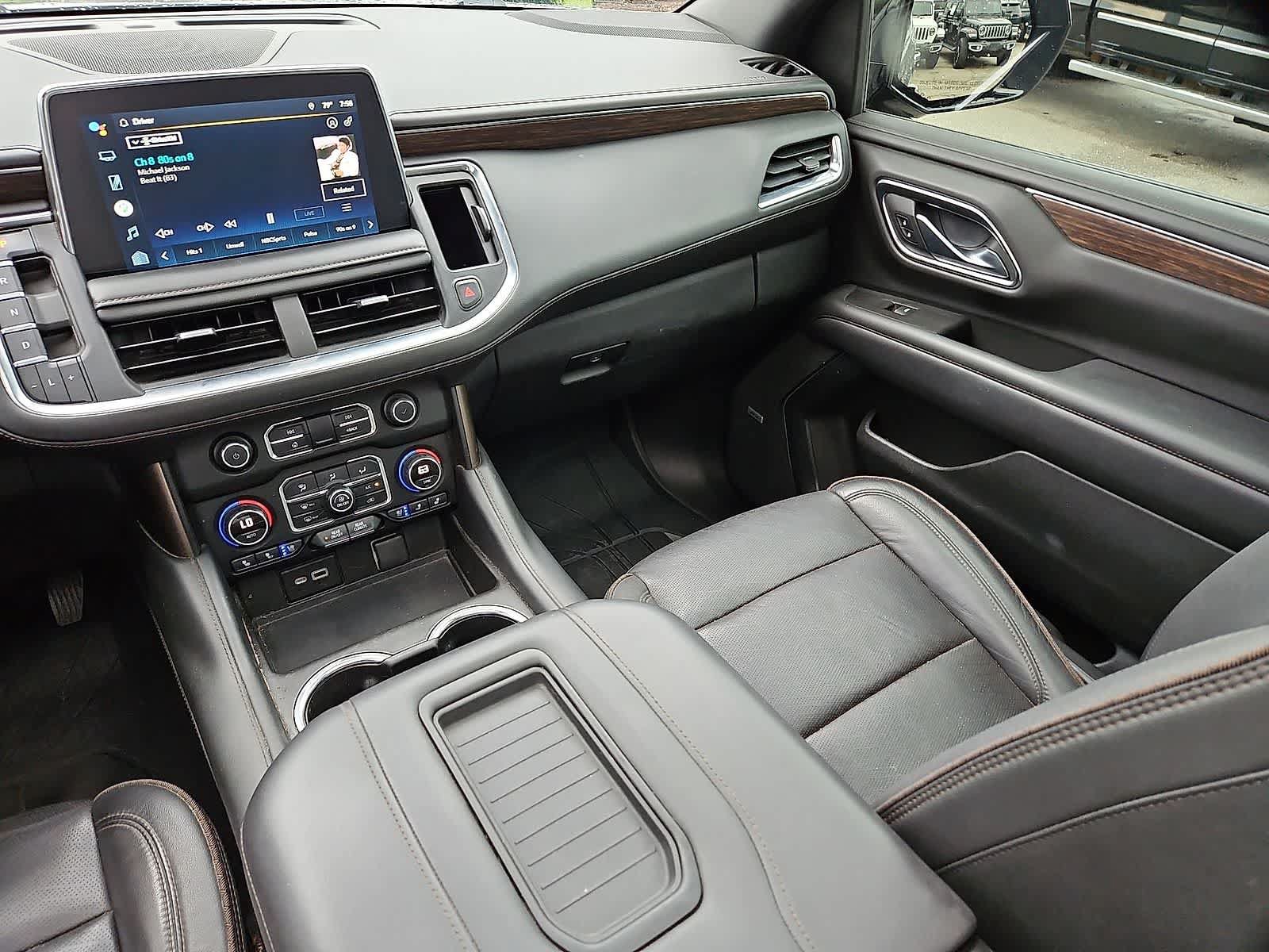 Used 2022 Chevrolet Tahoe High Country w/ Premium Package AWD/4WD image 12