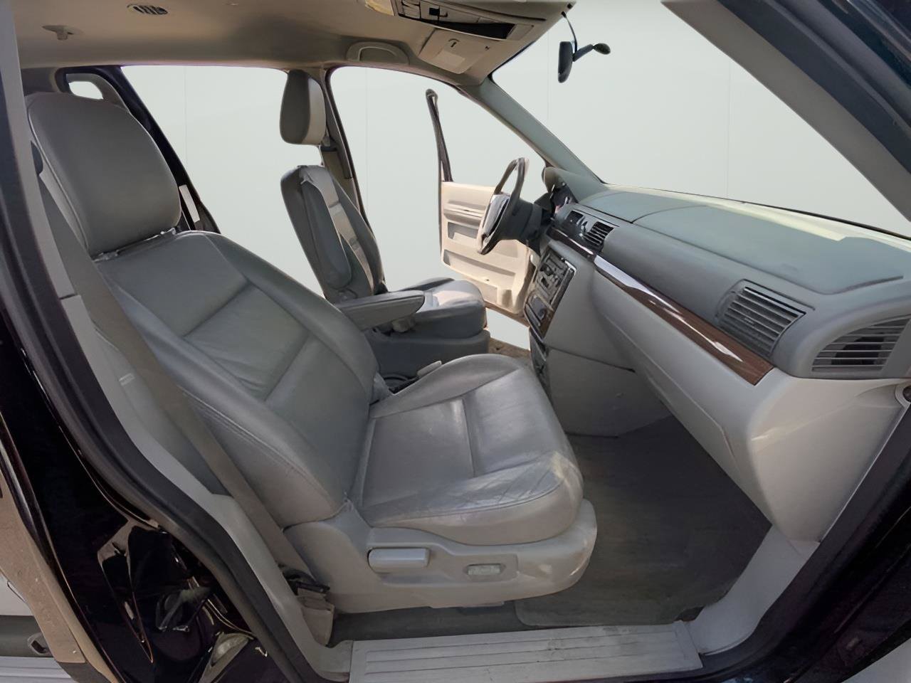 Used 2004 Ford Freestar Limited FWD image 34