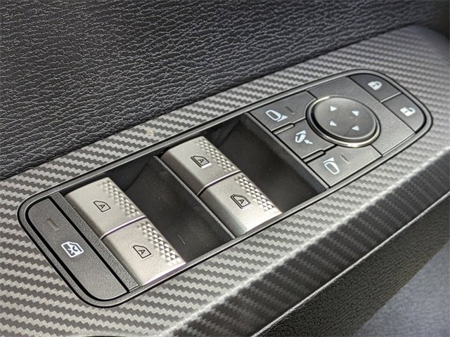 New 2025 Mitsubishi Outlander SE image 27