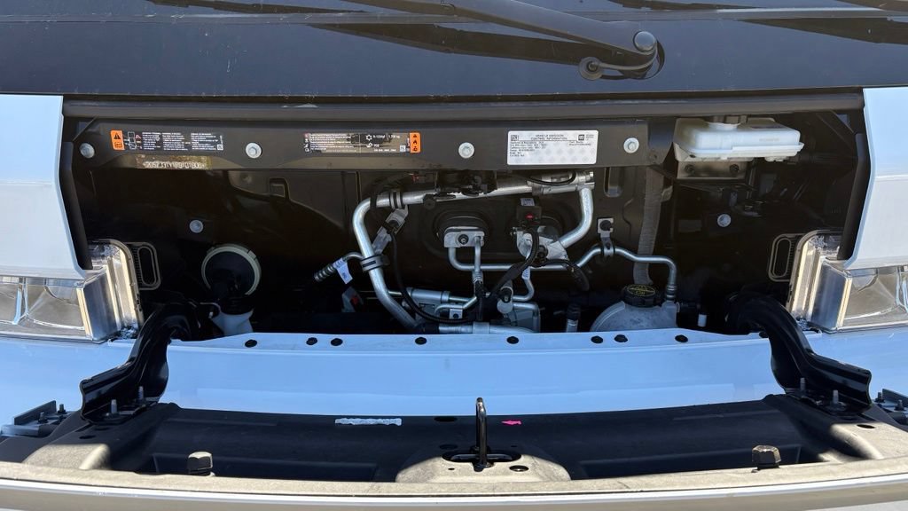 Used 2024 Chevrolet Brightdrop 600 w/ Battery Pack, Max Range AWD/4WD image 9