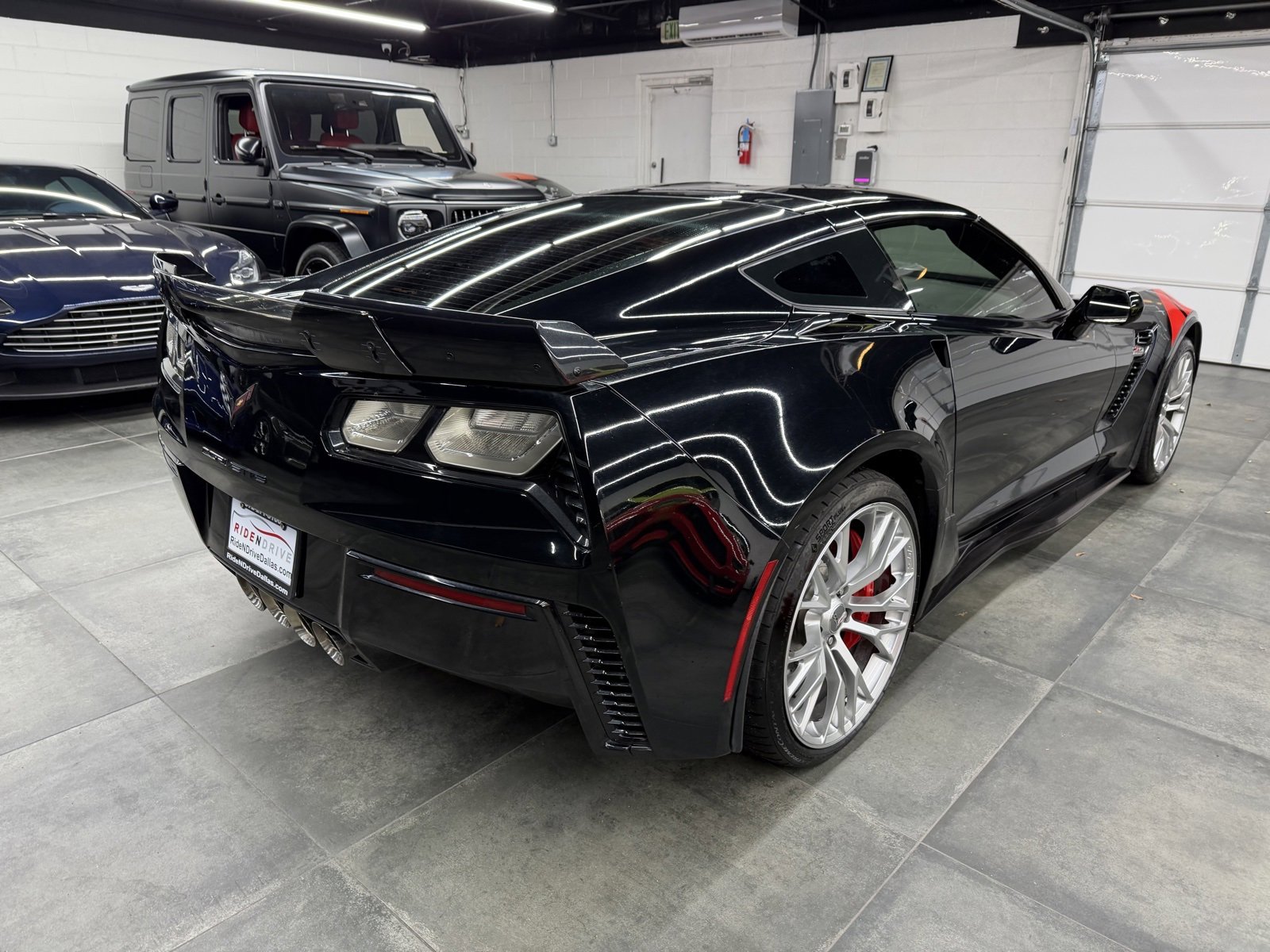 Used 2016 Chevrolet Corvette Z06 w/ 3LZ Preferred Equipment Group image 7