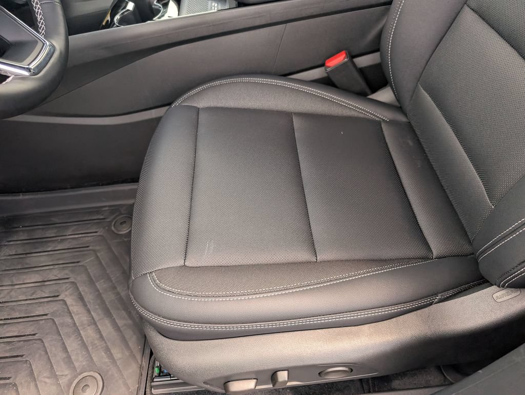 New 2026 Chevrolet Blazer EV LT AWD/4WD image 21