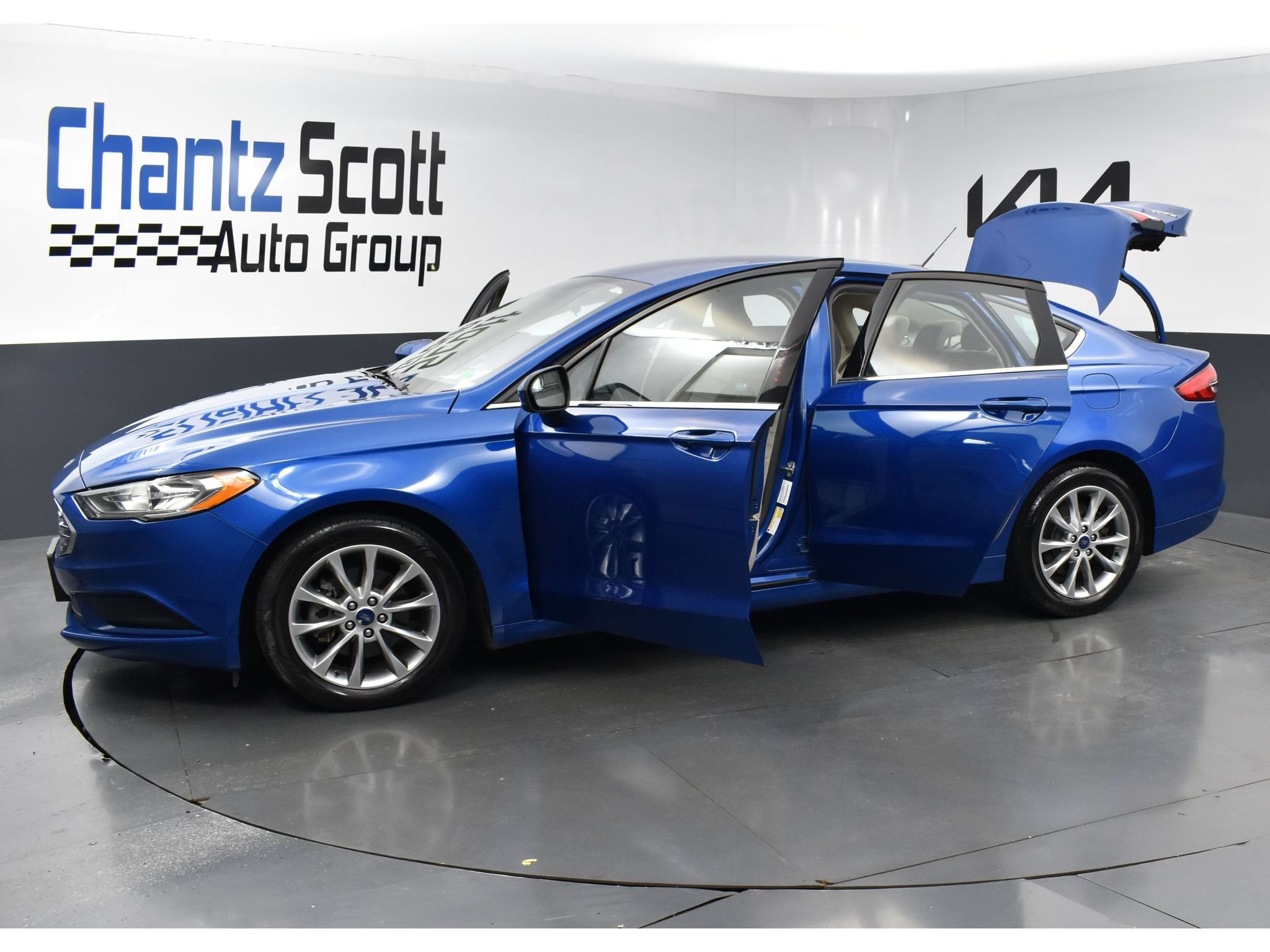Used 2017 Ford Fusion SE w/ Fusion SE Technology Package FWD image 26