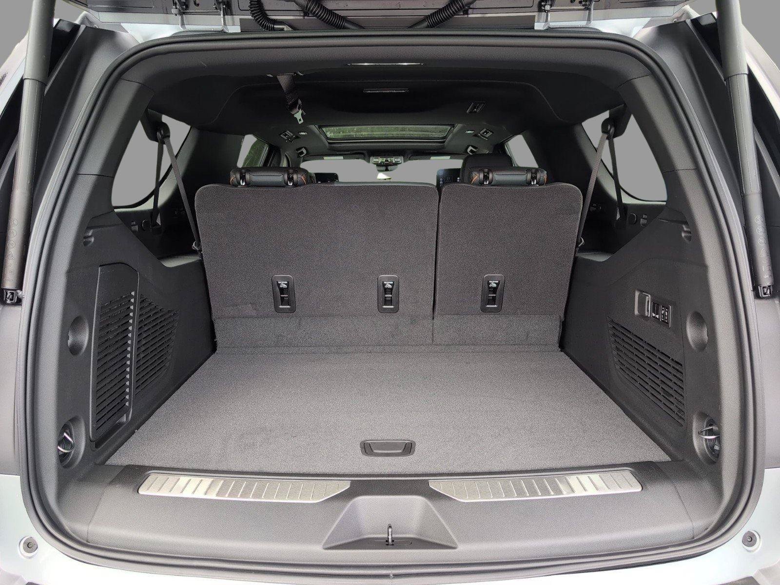 New 2026 GMC Yukon XL AT4 w/ AT4 Premium Plus Package AWD/4WD image 5