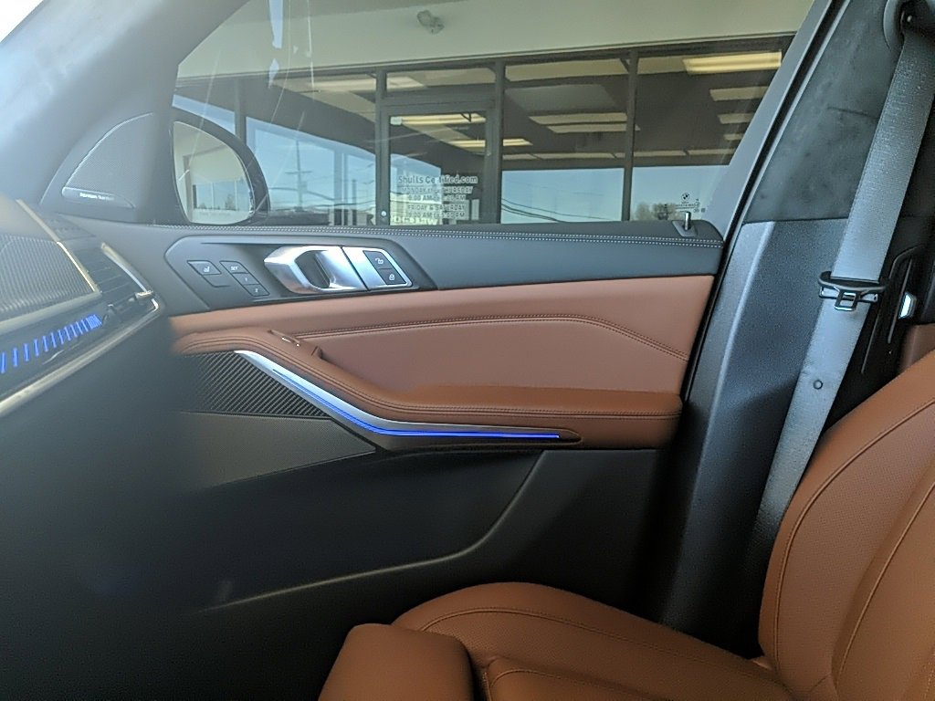 Used 2024 BMW X7 M60i w/ Executive Package image 33