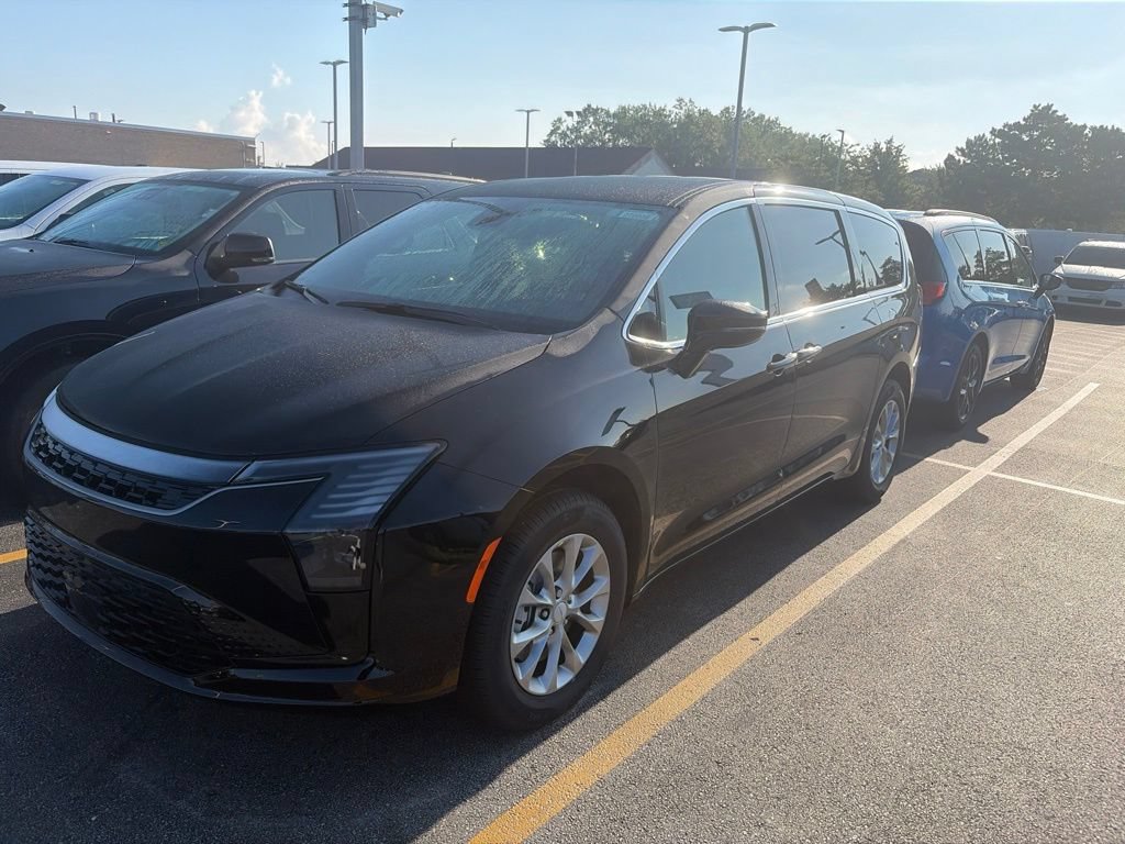 New 2027 Chrysler Pacifica Select AWD/4WD image 2