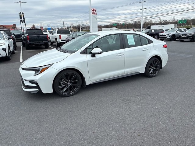 Used 2023 Toyota Corolla SE image 16